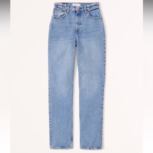 Abercrombie & Fitch Curve Love Ultra High Rise 90’s Straight Jean - 28 Long